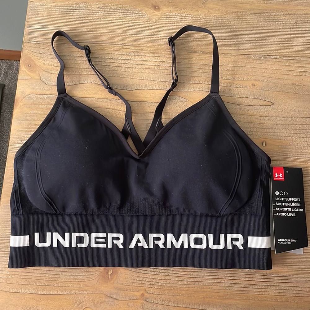 NWT Underarmour sports bra size Medium